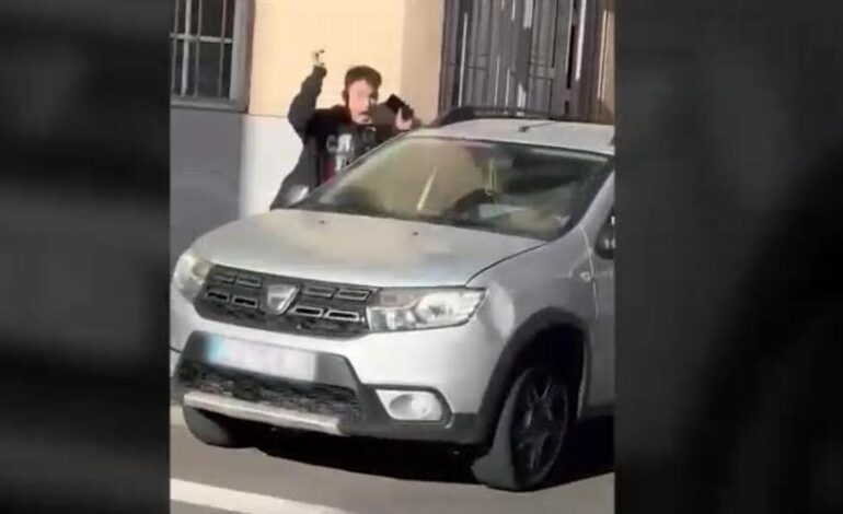 Intenta atropellar con su coche en Gran Canaria a dos vecinos con los que se llevaba mal