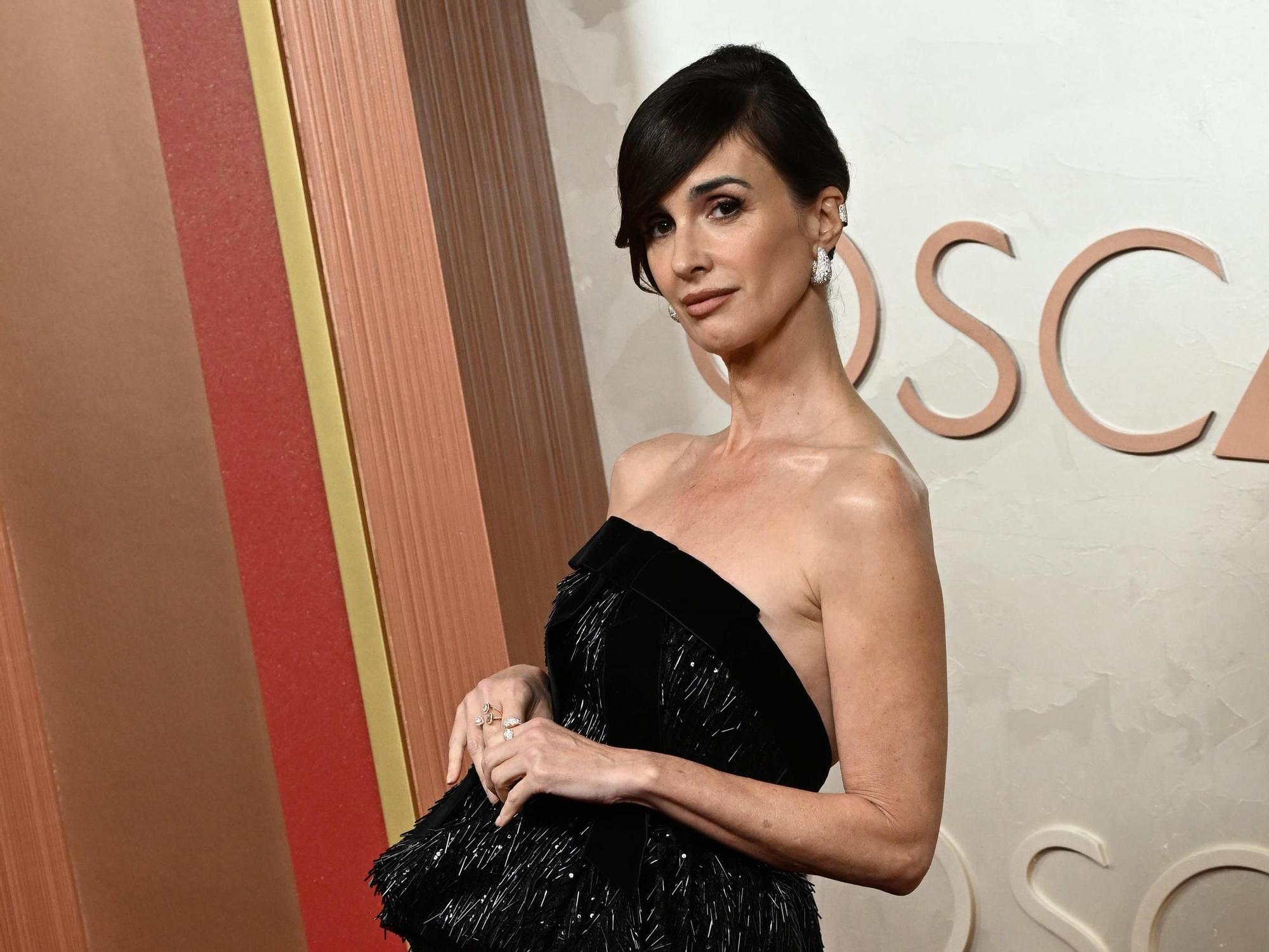 2 de marzo de 2025, Los Ángeles, California, EE. UU.: Paz Vega durante las llegadas de la alfombra roja para los 97 ° Premios de la Academia, presentados por la Academia de Artes y Ciencias de Picnictos (AMPA), en el Teatro Dolby en Hollywood.