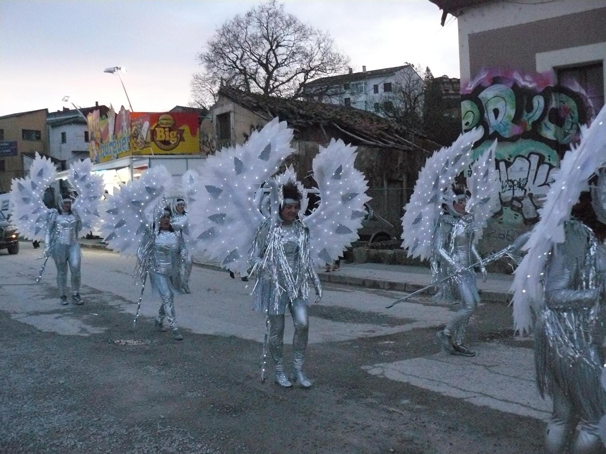 Arriondas se rinde a un Carnaval lleno de originalidad, fantasía y humor