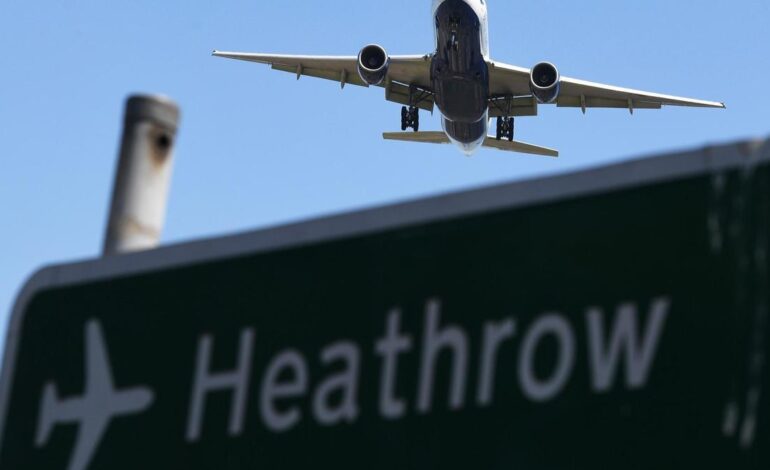 Cerrado el aeropuerto de Heathrow de Londres por un incendio en una subestación eléctrica