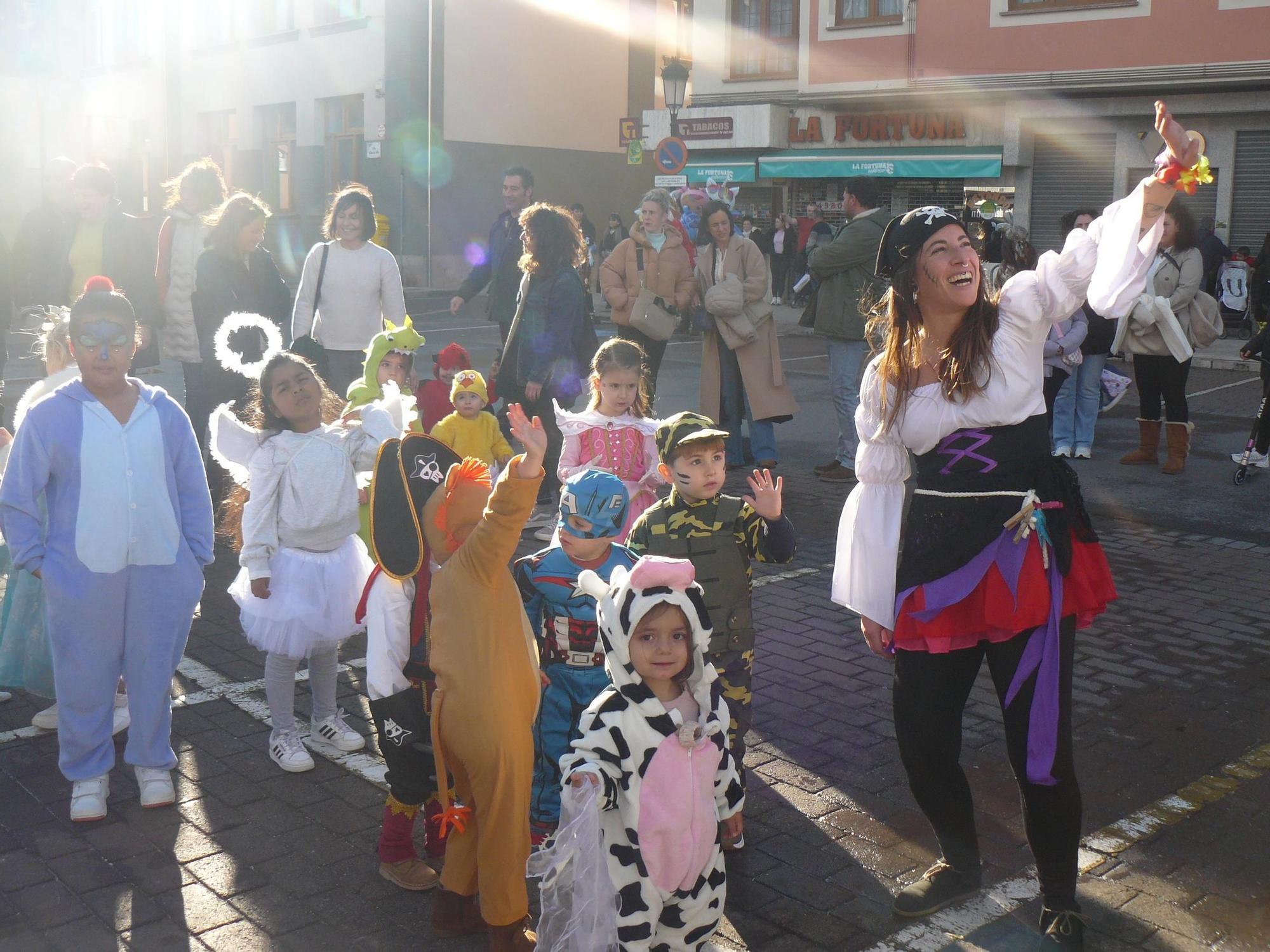 Arriondas se rinde a un Carnaval lleno de originalidad, fantasía y humor