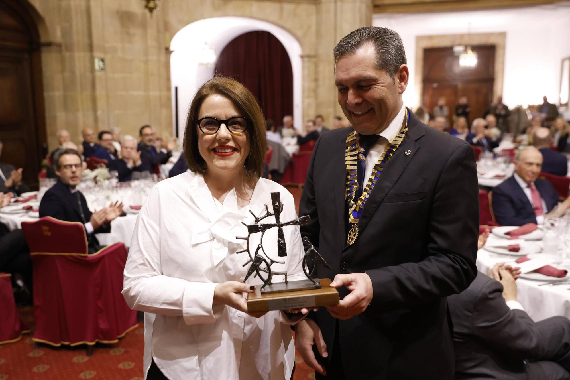 Entrega del premio "Mujer Trabajadora 2025" del Rotary Club Oviedo a Ángeles Rivero, directora general de LA NUEVA ESPAÑA, en imágenes