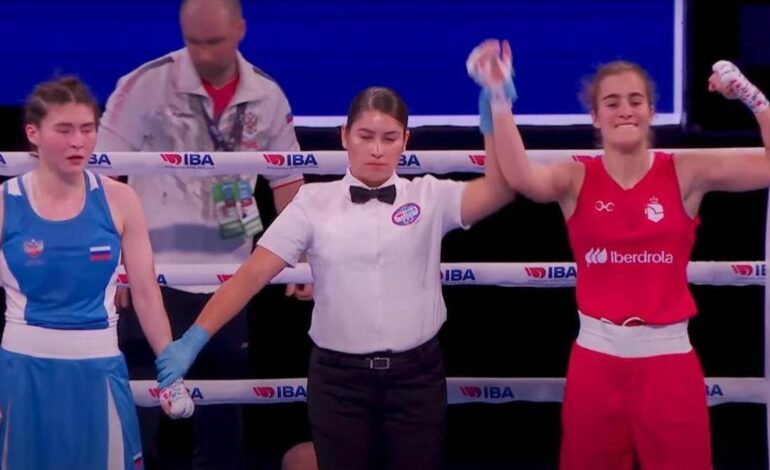 Laura Fuertes supera un mal primer asalto y debuta con victoria en el Mundial femenino de boxeo