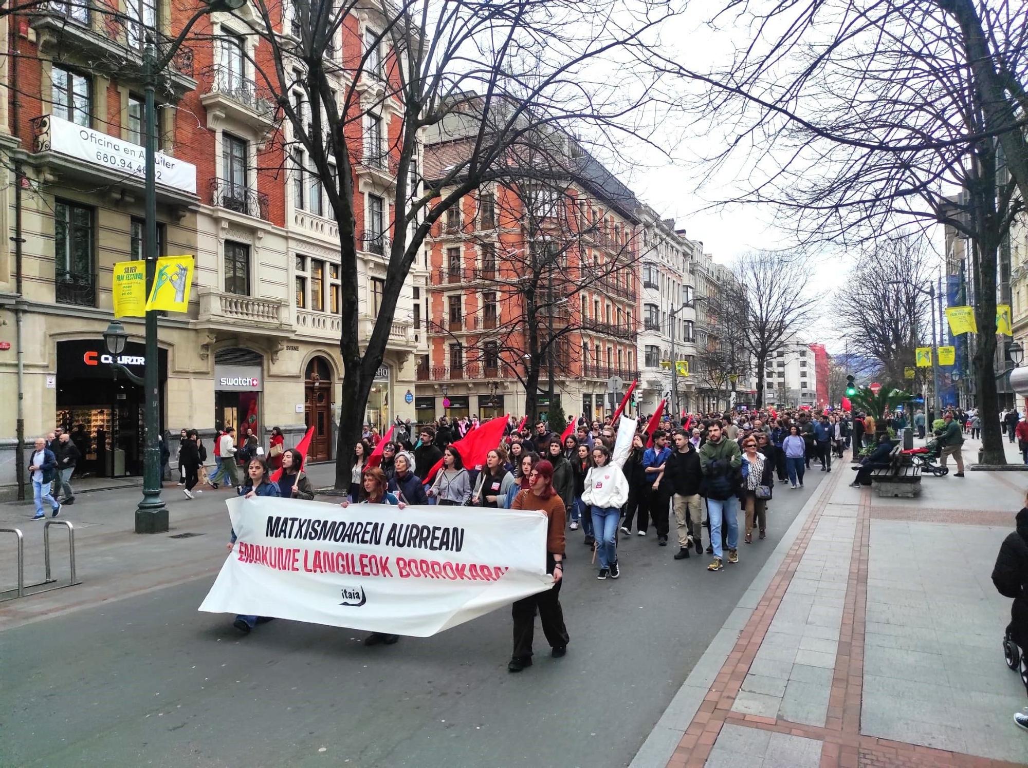 Demostración de la organización socialista de mujeres -itaia con motivo de 8m