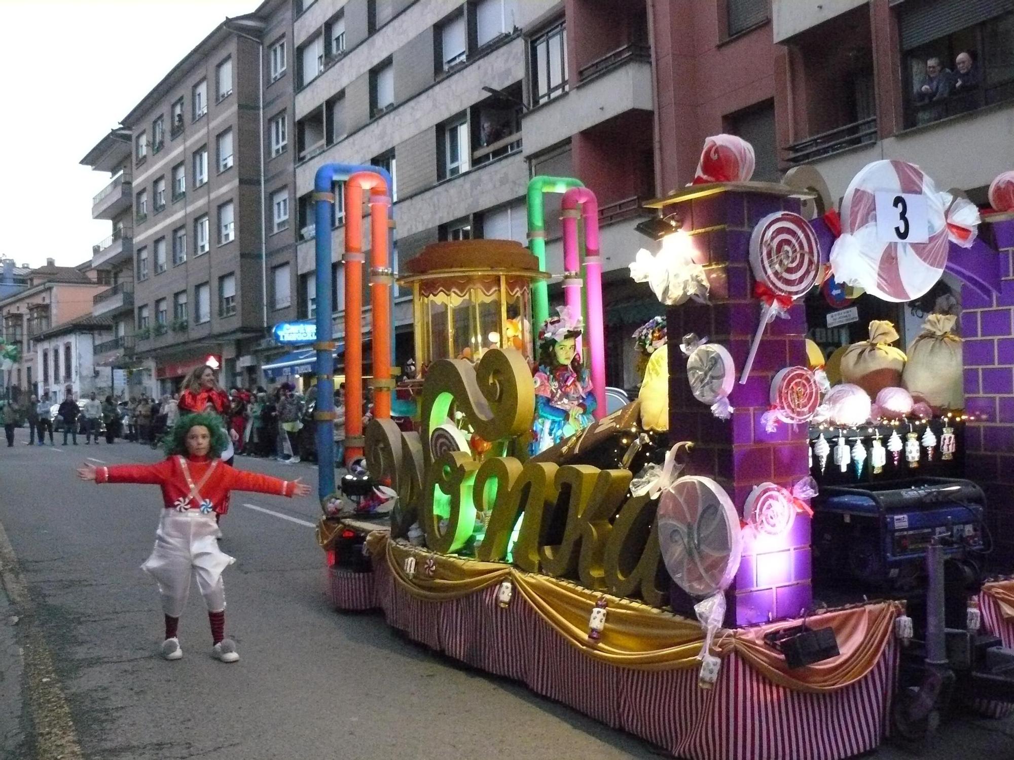 Arriondas se rinde a un Carnaval lleno de originalidad, fantasía y humor