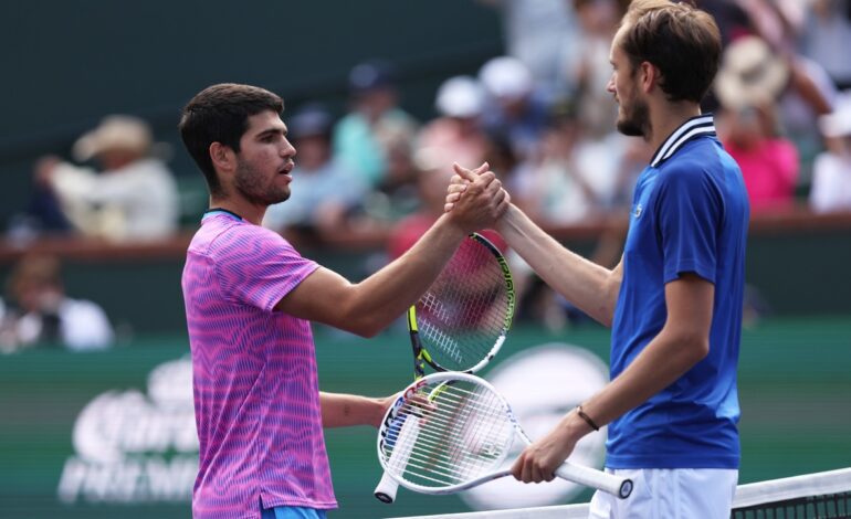 Sigue el lío en Indian Wells; Medvedev contradice a Alcaraz y aviva la polémica de la pista: «Es lenta…»