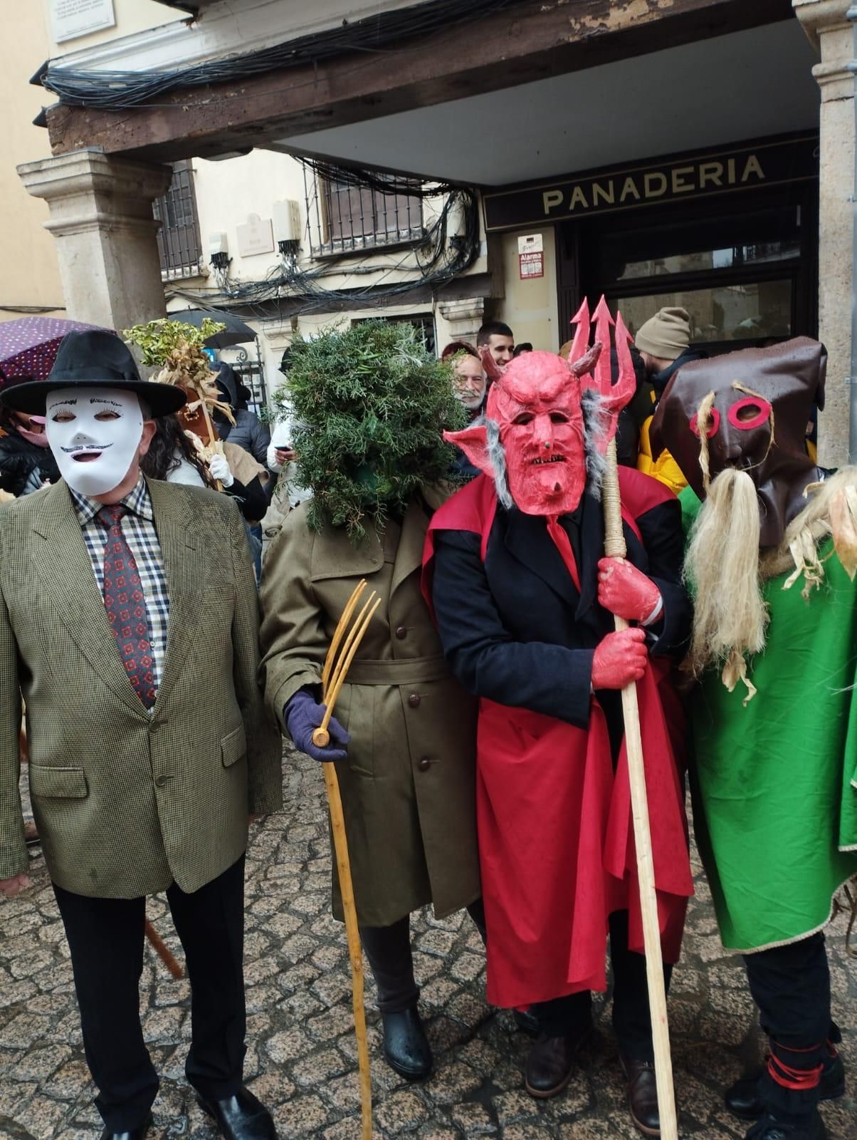 Las imágenes del Antroxu por Alcalá de Henares