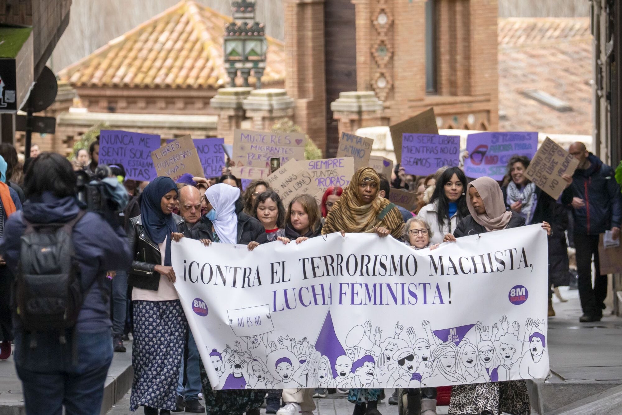 Teruel, 08/03/2025.- Unas 700 personas han participado este sábado en la demostración de 8 m en la ciudad de Teruel. Efe/Antonio García