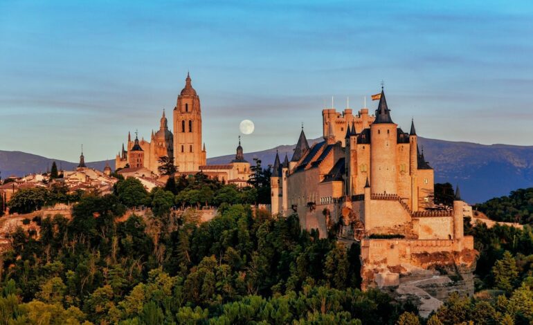 El castillo de ‘Blancanieves’ de Disney existe (y está en Segovia)