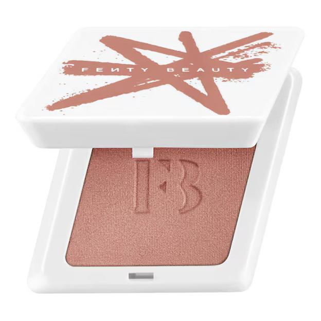 Fenty Cheeks Powder sonroja de Fenty Beauty.