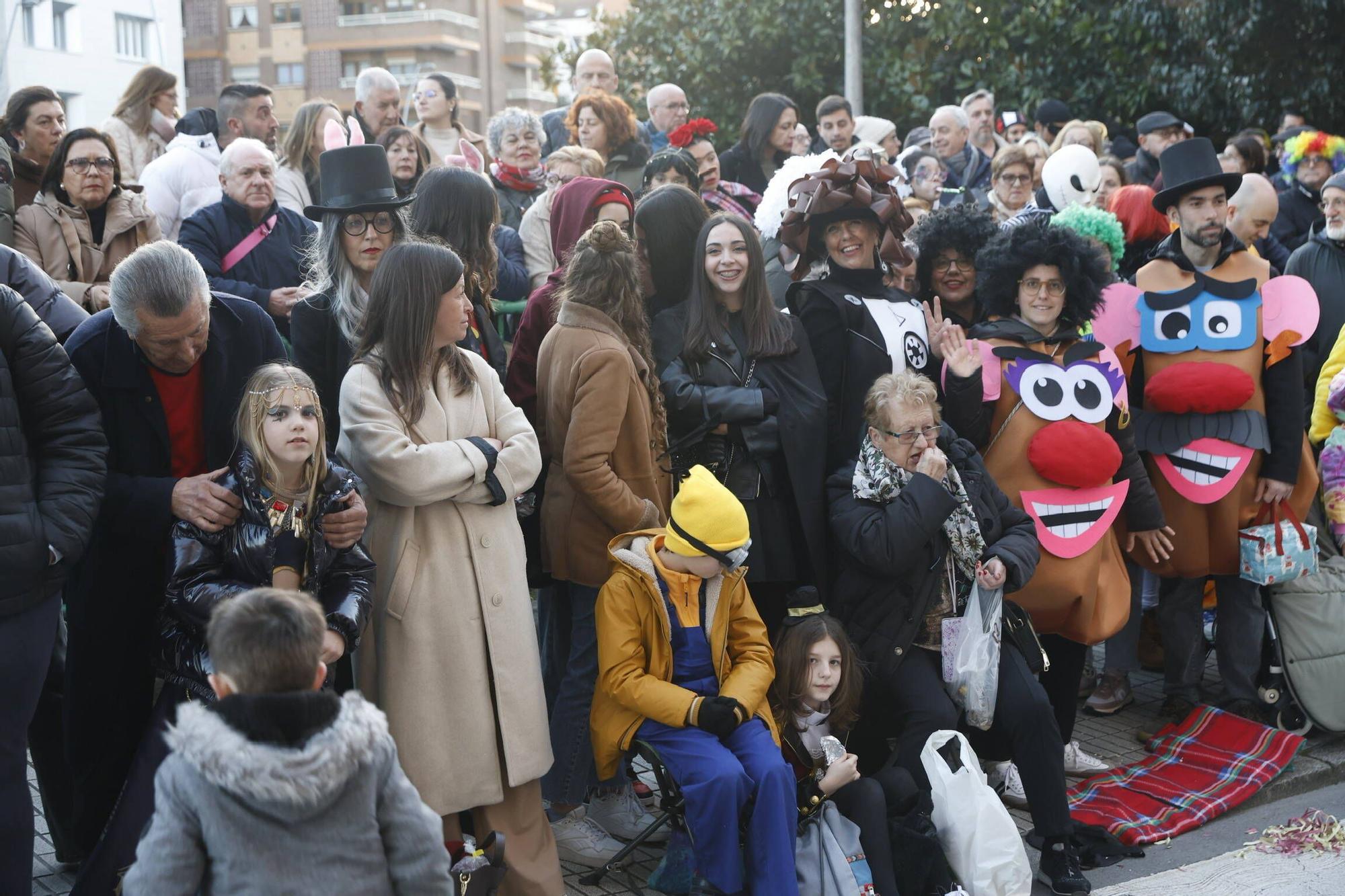 Así fue el multitudinario y espectacular desfile de Antroxu en Gijón (en imágenes)