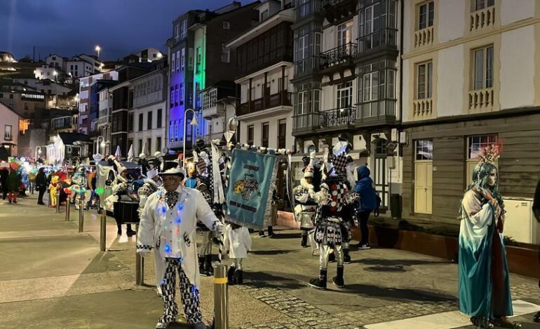 El carnaval llena de fantasía Luarca