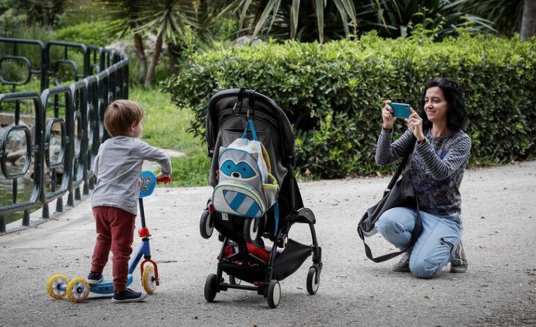 El cuidado de los hijos ocupa al 37% de las mujeres frente al 5,6% de los hombres