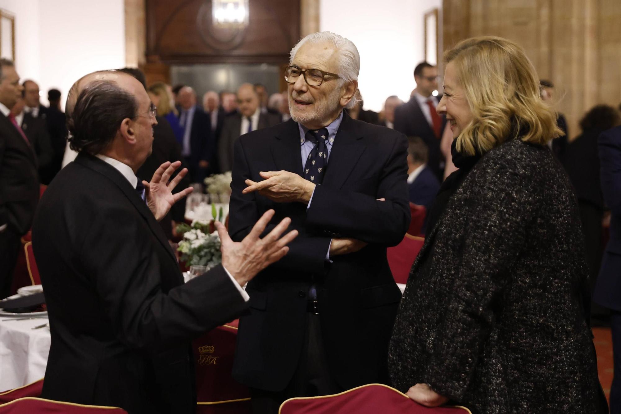 Entrega del premio "Mujer Trabajadora 2025" del Rotary Club Oviedo a Ángeles Rivero, directora general de LA NUEVA ESPAÑA, en imágenes