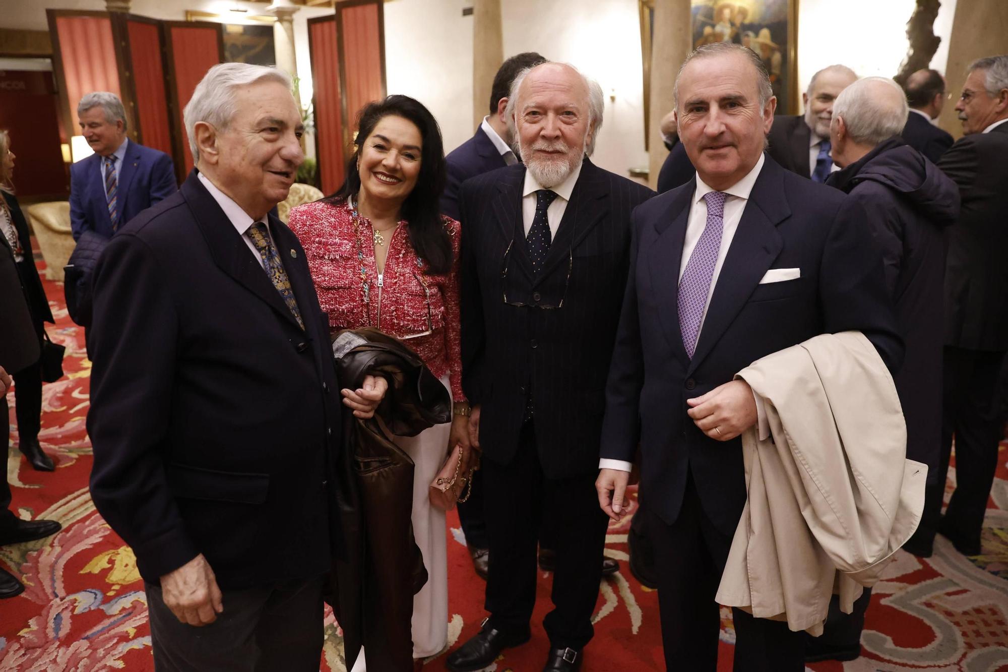 Entrega del premio "Mujer Trabajadora 2025" del Rotary Club Oviedo a Ángeles Rivero, directora general de LA NUEVA ESPAÑA, en imágenes