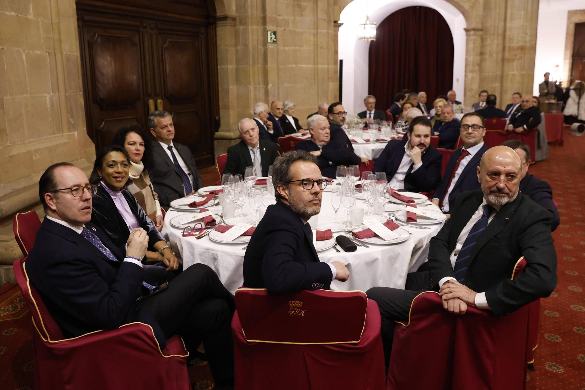 Entrega del premio "Mujer Trabajadora 2025" del Rotary Club Oviedo a Ángeles Rivero, directora general de LA NUEVA ESPAÑA, en imágenes