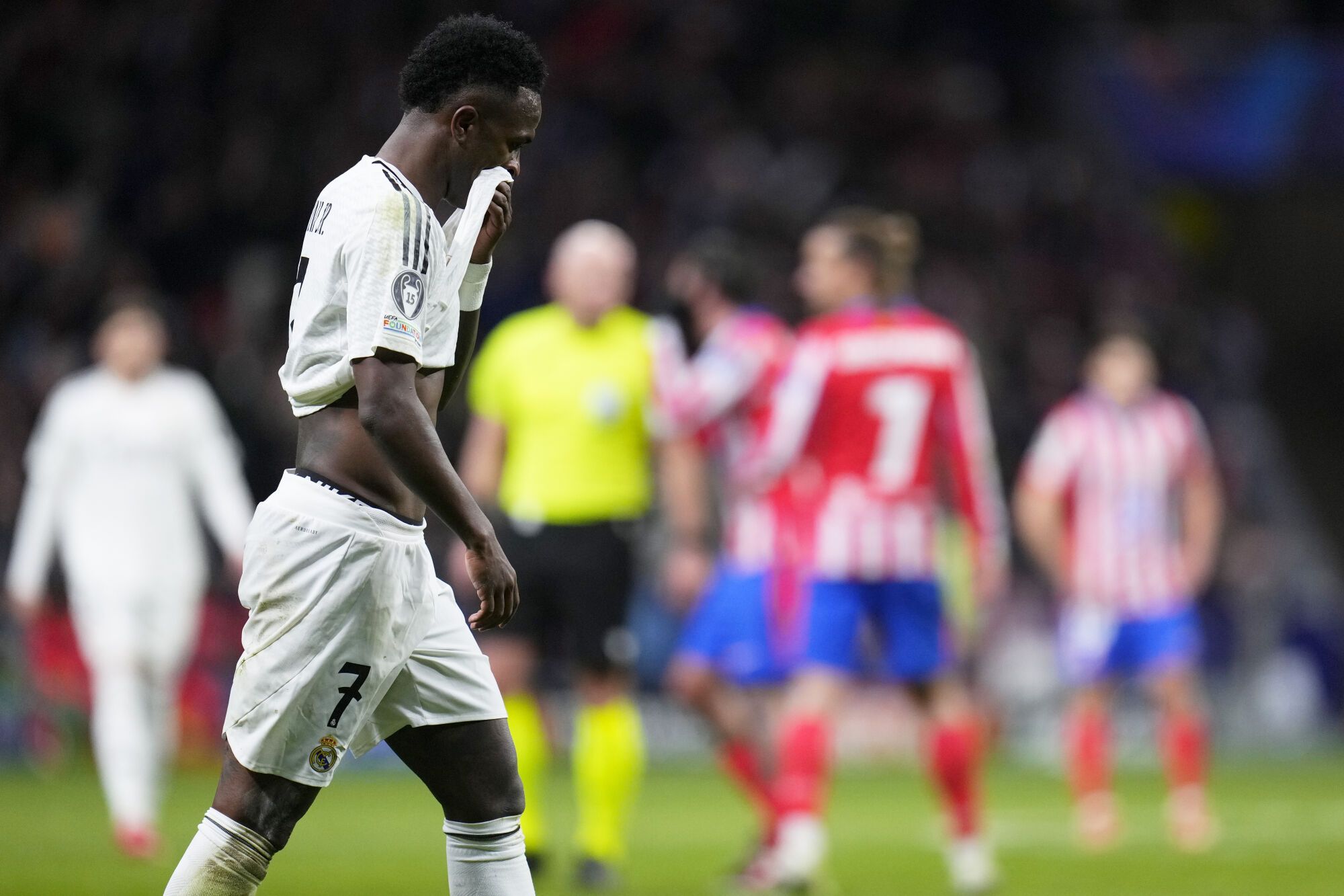 Real Madrid's Vinicius Junior Reacts After Failing to Score A penalty during the Champions League Round of 16, Second Leg, Soccer Match Between Athletic Madrid and Real Madrid at The Metropolitan Stadium in Madrid, Spain, Wednesday, March 12, 2025. (Ap Photo/Manu Fernandez). Editorial Use Only/Only Italy And Spain