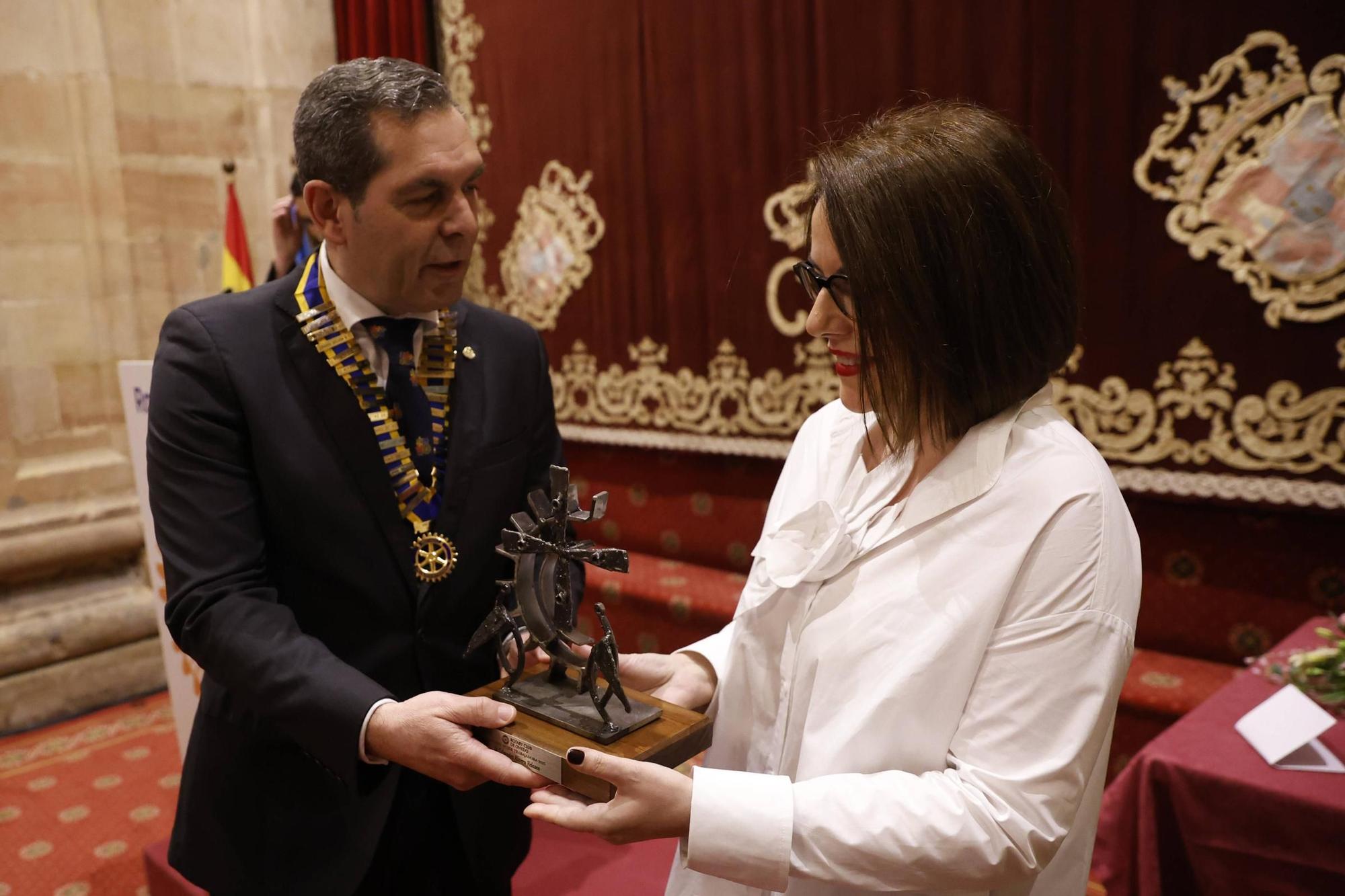 Entrega del premio "Mujer Trabajadora 2025" del Rotary Club Oviedo a Ángeles Rivero, directora general de LA NUEVA ESPAÑA, en imágenes