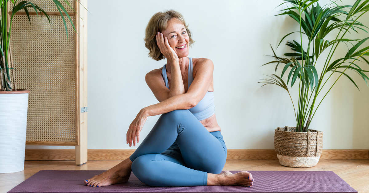 10 estiramientos para mayores de 60 años que activan el cuerpo y mejoran la postura