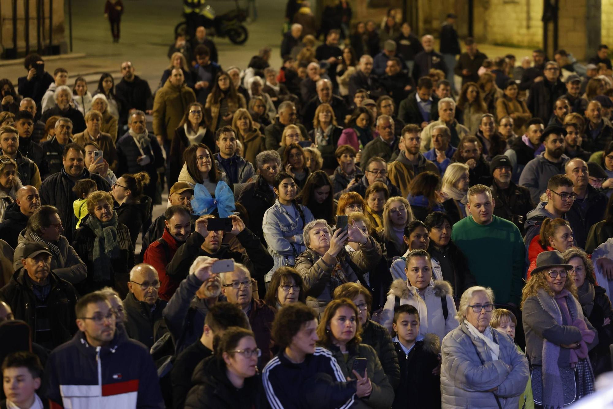 En imágenes: el entierro de la sardina del antroxu en Avilés