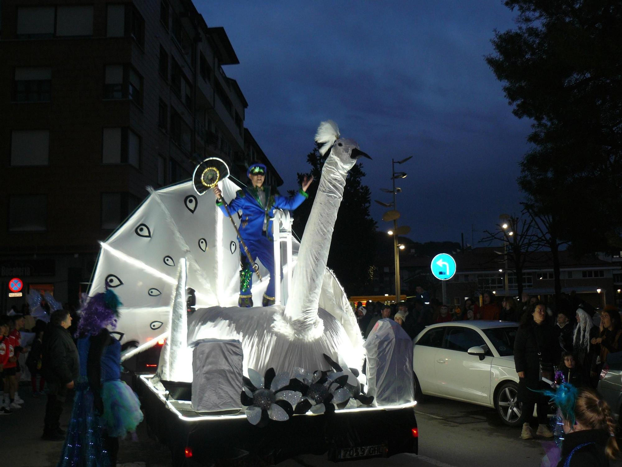 Arriondas se rinde a un Carnaval lleno de originalidad, fantasía y humor