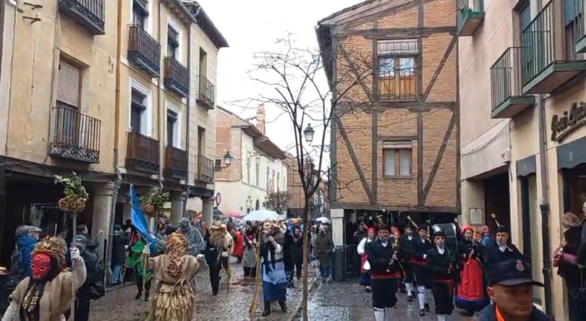 Las imágenes del Antroxu por Alcalá de Henares