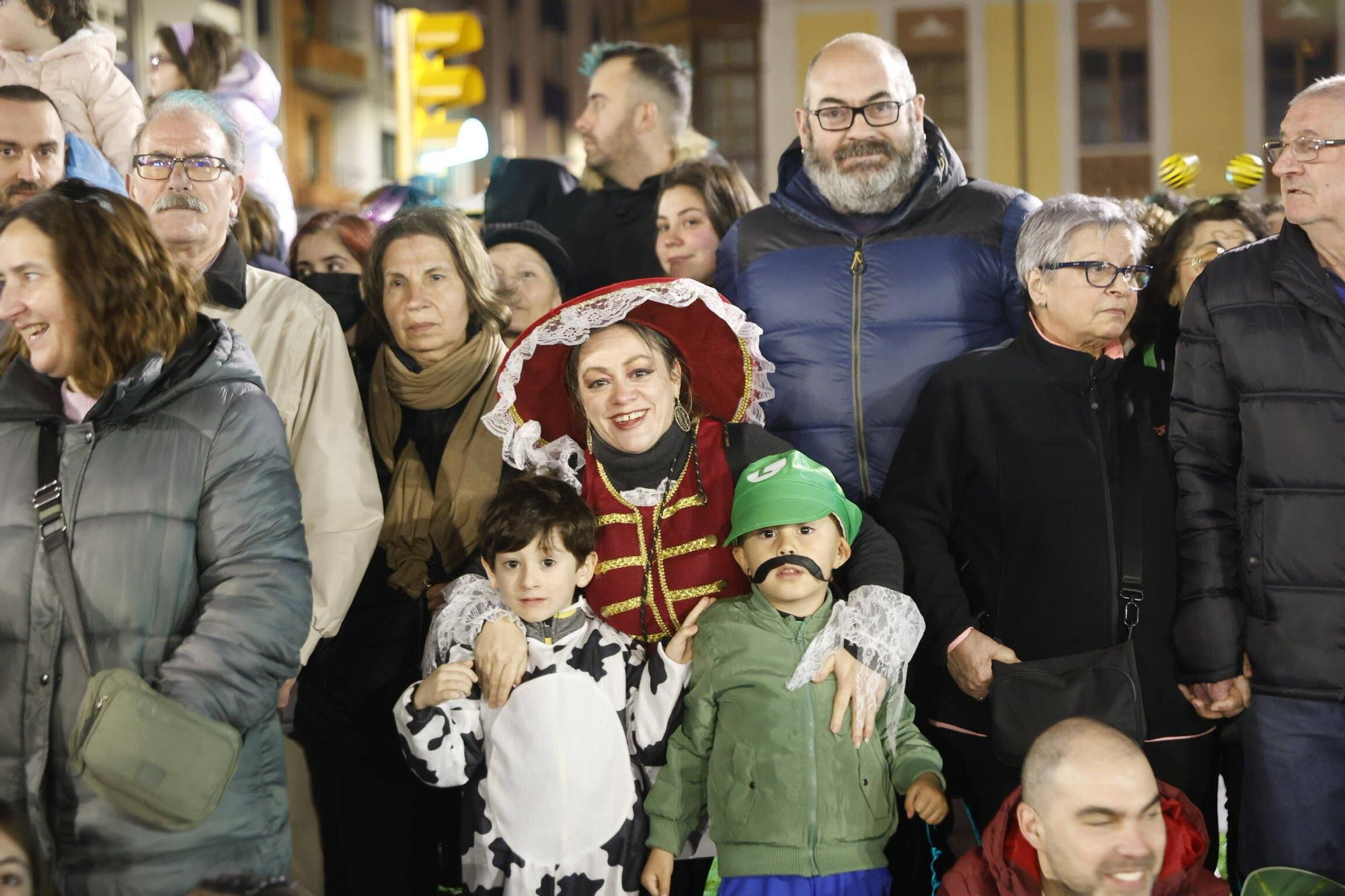 Así fue el multitudinario y espectacular desfile de Antroxu en Gijón (en imágenes)