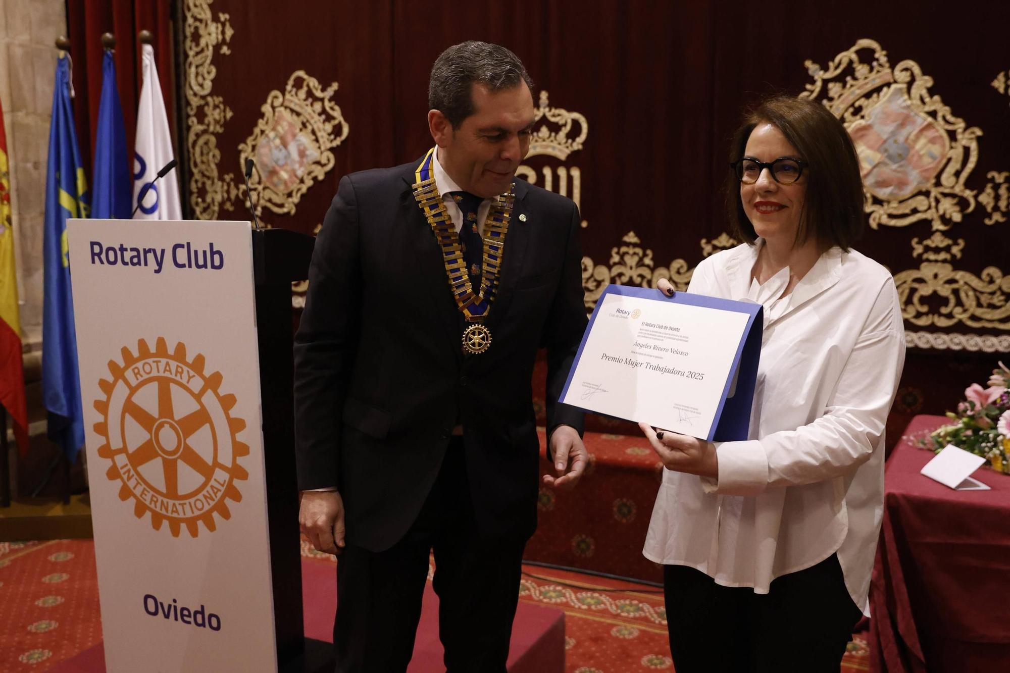 Entrega del premio "Mujer Trabajadora 2025" del Rotary Club Oviedo a Ángeles Rivero, directora general de LA NUEVA ESPAÑA, en imágenes