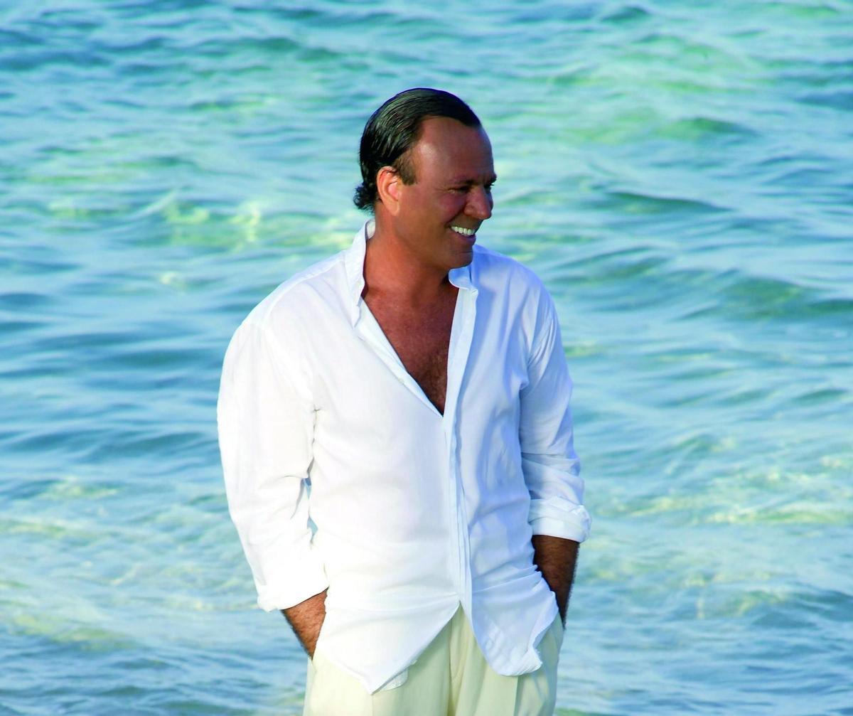 Julio Iglesias, en su paraíso.