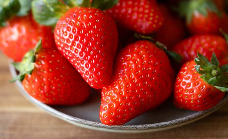 Cómo lavar las fresas para eliminar bien pesticidas y virus