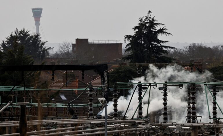 El aeropuerto de Heathrow de Londres reanuda sus servicios tras el incendio