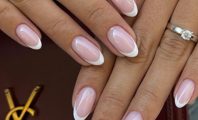 Seis ideas para llevar una manicura preciosa a los 50