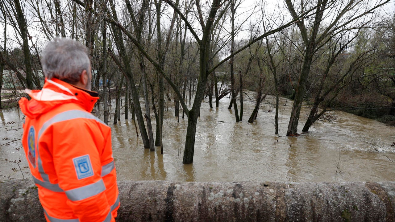 Martinho se desplaza al norte y deja a su paso inundaciones, desalojos y avisos en Madrid, Toledo, Ávila y Barcelona