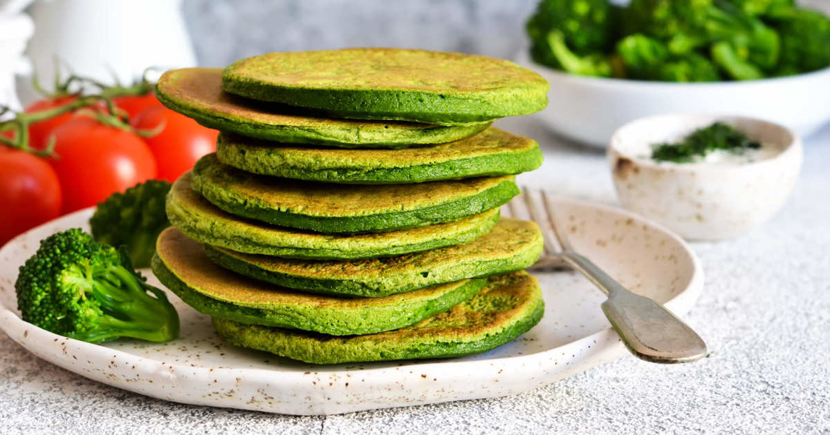 Pan de brócoli a la plancha: bajo en hidratos, rico en proteínas y ¡no sabe a brócoli!