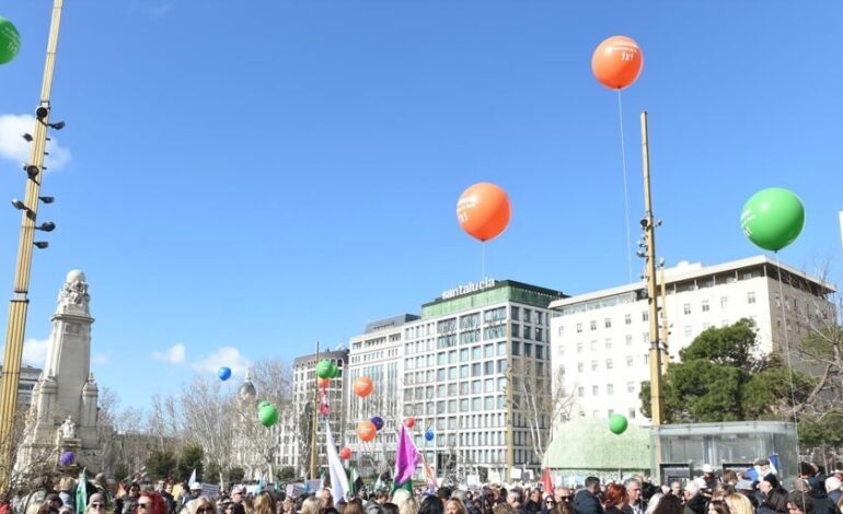 El Congreso mantiene congelada la ley para que los mutualistas sepan cómo cotizar