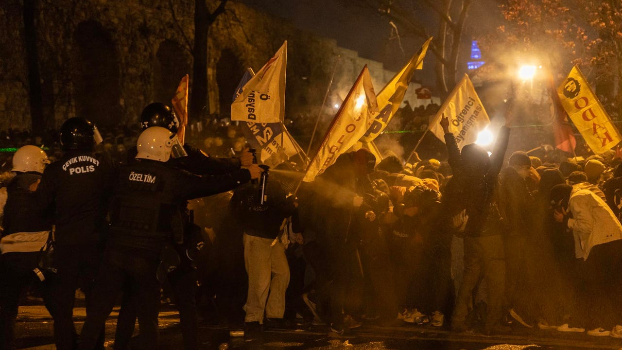 Más de 300 detenidos en Turquía tras las protestas contra la detención del alcalde de Estambul