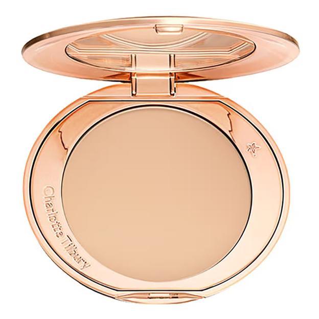 Polvo de acabado de aerógrafo por Charlotte Tilbury. Precio: 51.99 euros