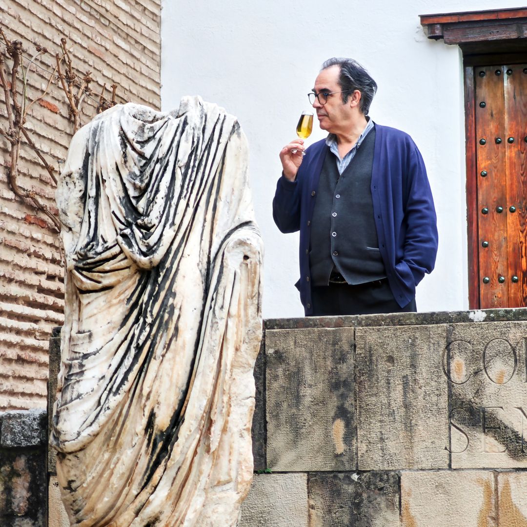 Tabernas de Córdoba: Taberna Seneca, a cargo de Antonio Magón y la estatua de 