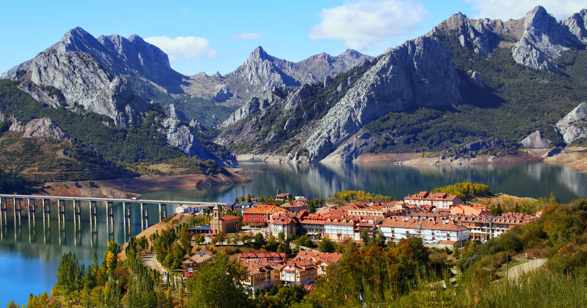 los fiordos españoles donde la vista se pierde y el corazón se llena