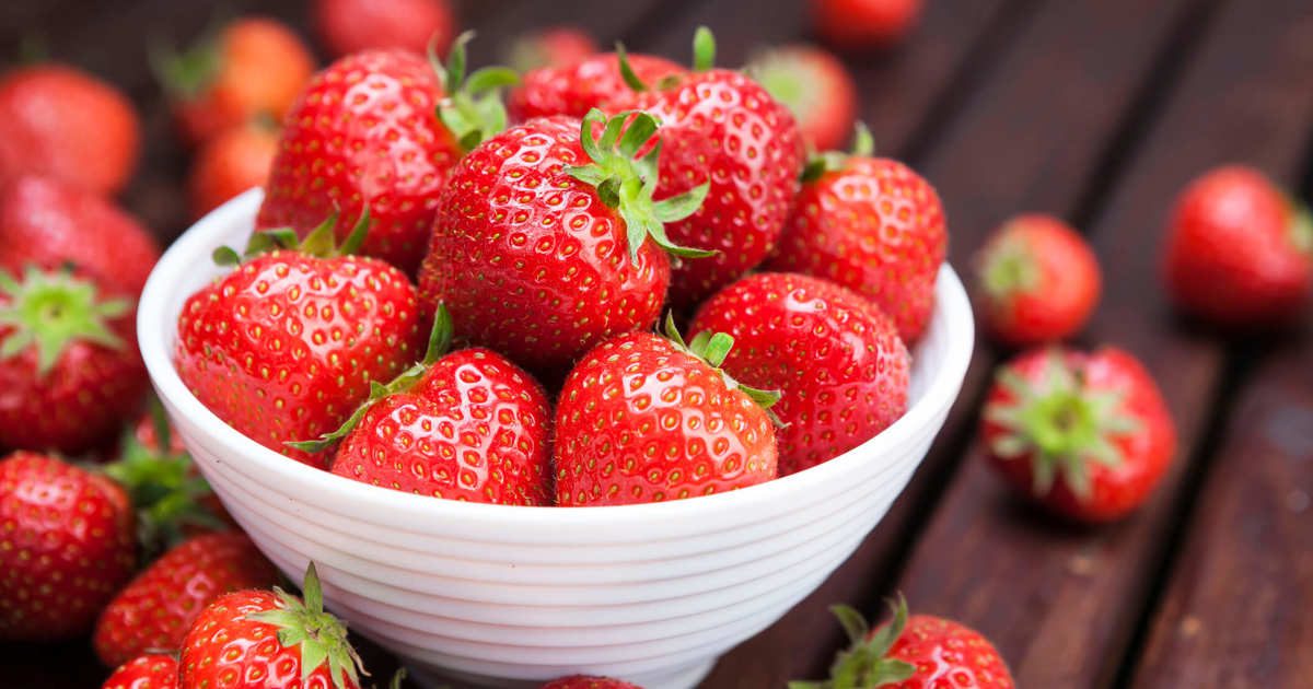 El truco del vinagre para que las fresas estén muy dulces sin añadir ni azúcar ni zumo de naranja