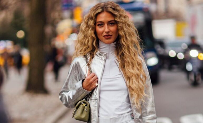 Las chicas de pelo rizado van a amar la nueva colección de Zara: la rutina curly que lo tiene todo