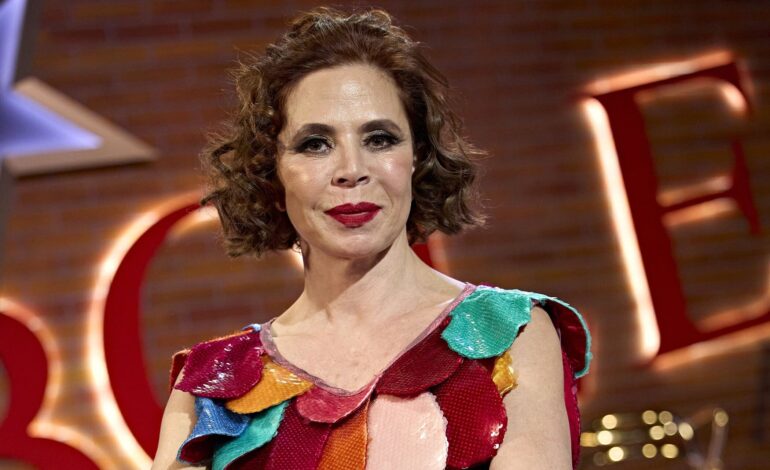 Ágatha Ruiz de la Prada, atrapada siete horas en un tren por el apagón: «Me intenté escapar dos veces»