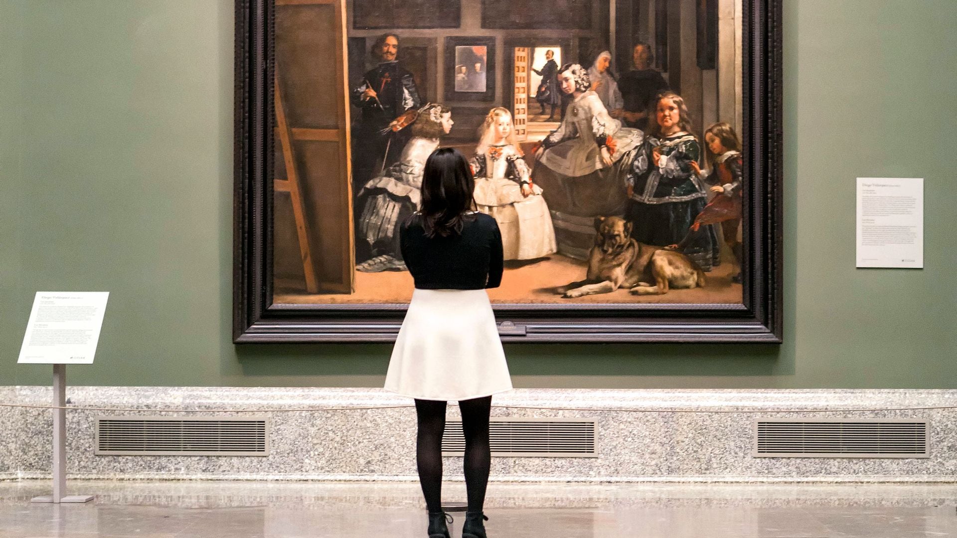 Mujer mirando 