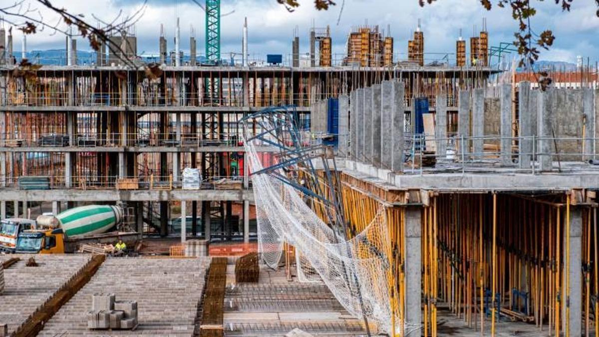 La burocracia y la falta de mano de obra agravan el acceso a la vivienda y encarecen su precio
