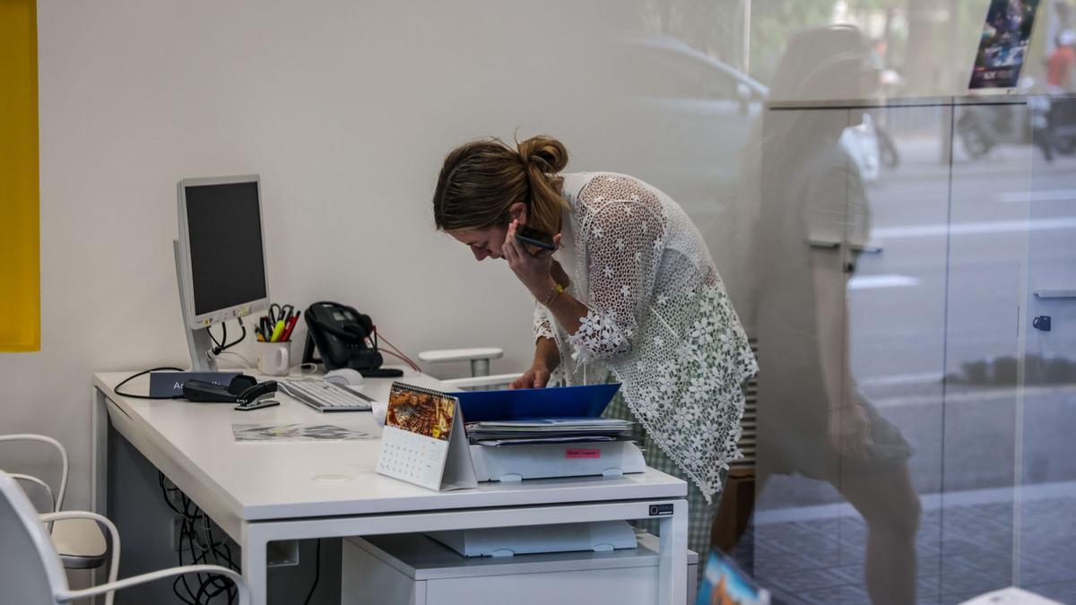 tendrán un número propio y los contratos que aten serán nulos
