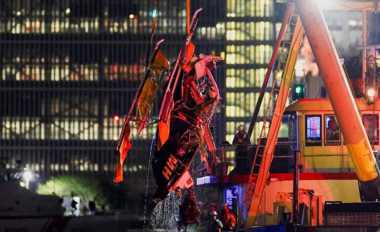 El helicóptero en el que murió la familia española tras estrellarse en Nueva York se partió en tres antes de caer