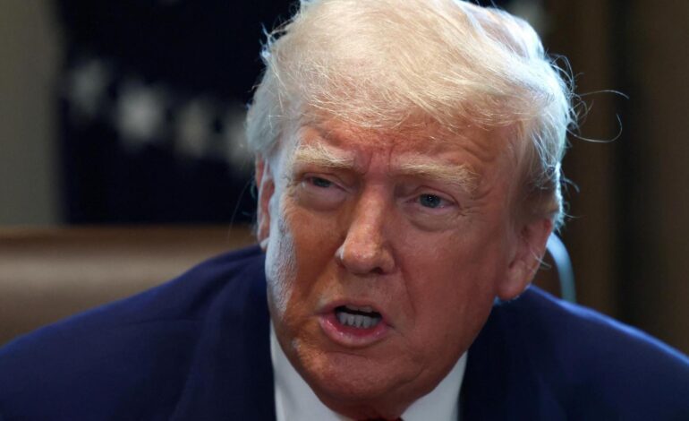Trump vuelve a cargar contra la Justicia de EEUU por «no permitirle» deportar migrantes: «Nuestro país está acabado»
