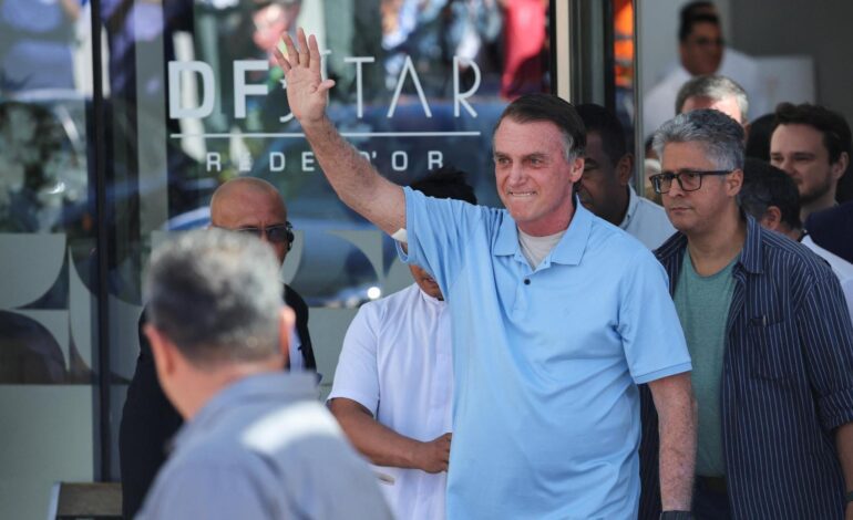 Bolsonaro recibe el alta tras pasar tres semanas ingresado por una larga operación para desobstruir el intestino
