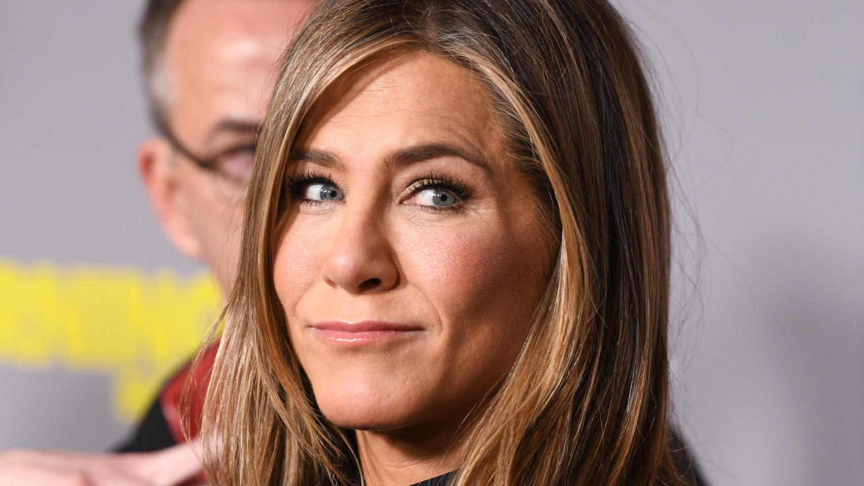 Detienen a un hombre tras atravesar con su coche la puerta de la casa de Jennifer Aniston