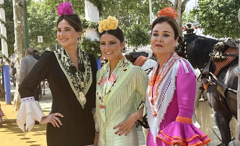 cónclave de famosos en la Feria de Abril 2025